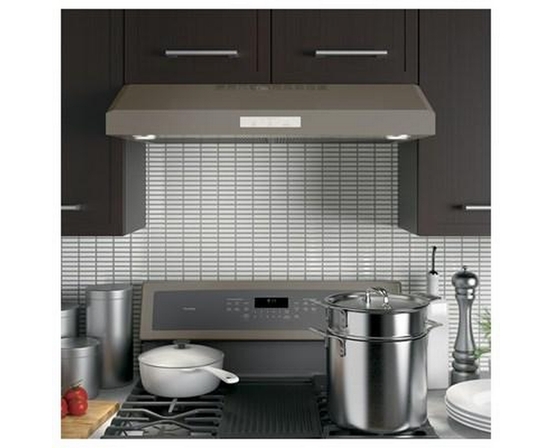 Hotte de cuisinière sous cabinet de 30 po avec 4 vitesses GE Profile - PVX7300EJESC