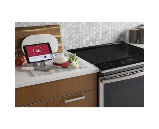 Cuisinière encastrable électrique induction de 30 po. avec technology convection européenne véritable GE Profile - PCHS920YMFS