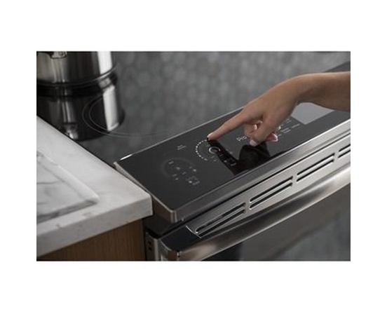 Cuisinière encastrable électrique induction de 30 po. avec technology convection européenne véritable GE Profile - PCHS920YMFS