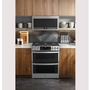 Cuisinière à gaz encastrée à four double de 30 po avec WiFi GE Profile - PCGS960YPFS