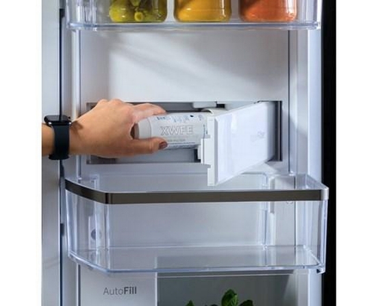 Réfrigérateur quatre portes avec porte à deux battants de 36 po, 28,7 Pi cu.. avec vec pichet Dual-Dispense AutoFill GE Profile - PGE29BYTFS