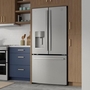Réfrigérateur trois portes avec porte à deux battants de 33 po, 17,5 Pi cu. avec technologie FrosGuard™ GE Profile - PYE18HYRCFS