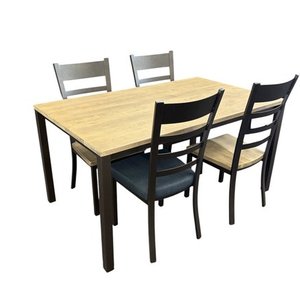 Table et 4 chaises de Amisco
