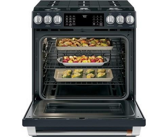 Cuisinière encastrée à gaz de 30 po avec WiFi Connect Café - CCGS700P3MD1