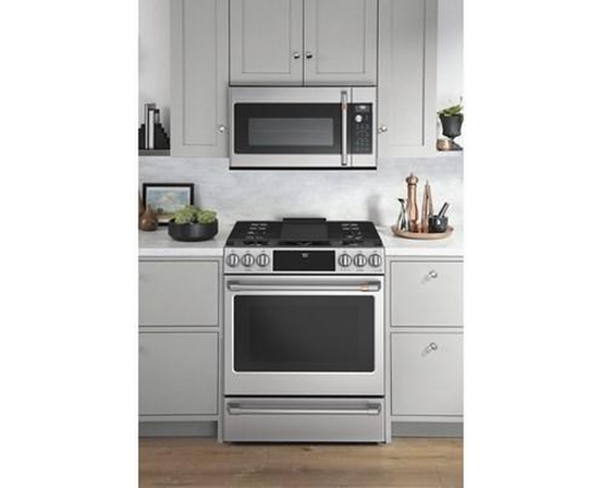 Cuisinière intégrée à gaz de 30 po avec technologie convection Café - CCGS700P2MS1
