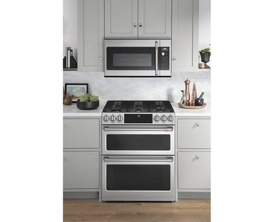 Cuisinière intégrée à gaz de 30 po avec technologie convection Café - CCGS750P2MS1