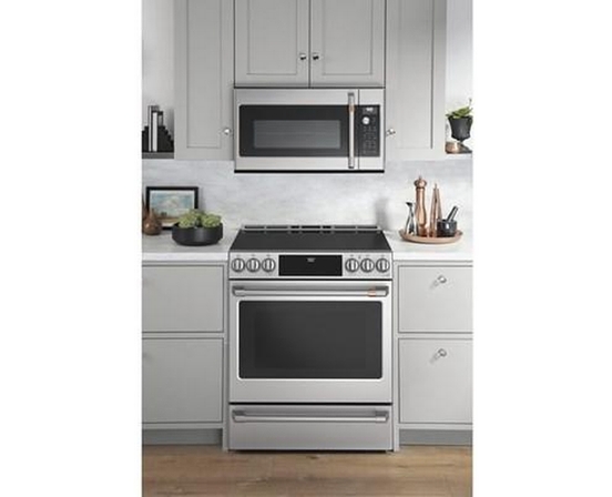 Cuisinière intégrée à induction de 30 po avec tiroir réchaud Café - CCHS900P2MS1