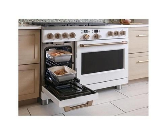 Cuisinière amovible à biénergie de 48 po avec 6 brûleurs et plaque chauffante Café - C2Y486P4TW2