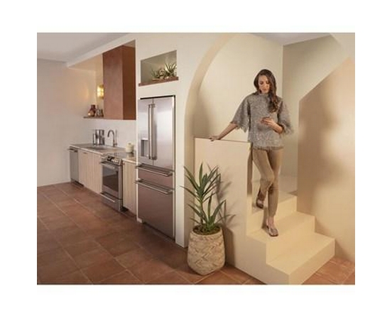 Réfrigérateur quatre portes avec porte à deux battants amovible à profondeur de comptoir de 36 po., 22.3 Pi cu. avec Wi-Fi Café - CXE22DP2PS1