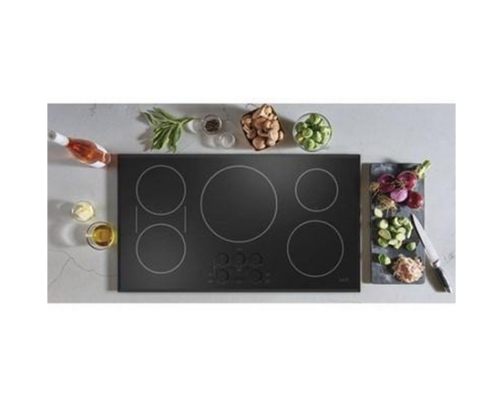 Table de cuisson encastrée à induction de 36 po avec Chef Connect Café - CHP90361TBB