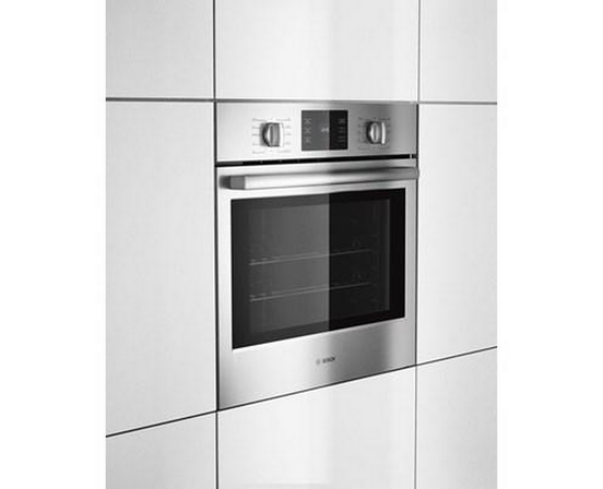 Four mural encastré simple de 30 po, 4,6 Pi cu. avec convection Bosch - HBL5451UC