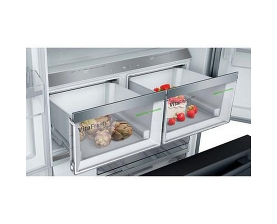 Réfrigérateur trois portes avec porte à deux battants à profondeur de comptoir de 36 po, 21 Pi cu. avec tiroir  VitaFreshPro™ Bosch - B36CT80SNB