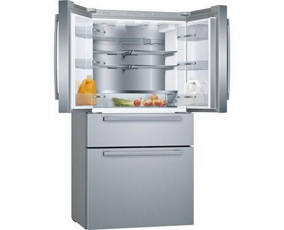 Réfrigérateur quatre portes avec porte à deux battants à profondeur de comptoir de 36 po, 21 Pi cu. avec tiroir  VitaFreshPro™ Bosch - B36CL80SNS