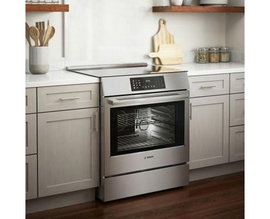Cuisinière à induction coulissante de 30 po avec convection européenne authentique Bosch - HIIP057C