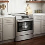 Cuisinière à induction coulissante de 30 po avec convection européenne authentique Bosch - HIIP057C