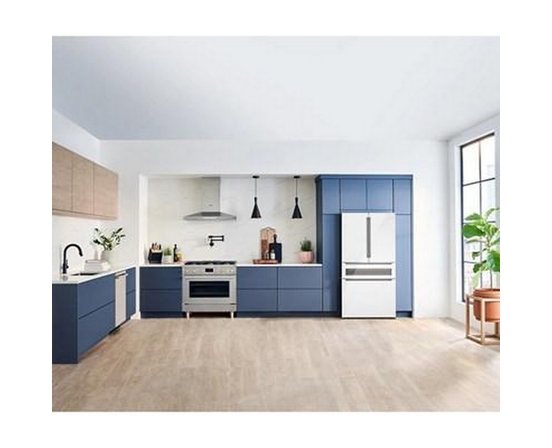 Réfrigérateur quatre portes avec porte à deux battants à profondeur de comptoir de 36 po., 20,5 Pi cu. avec FlexBar™ Bosch - B36CL81ENW