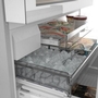 Réfrigérateur quatre portes avec porte à deux battants à profondeur de comptoir de 36 po., 20,5 Pi cu. avec FlexBar™ Bosch - B36CL81ENW