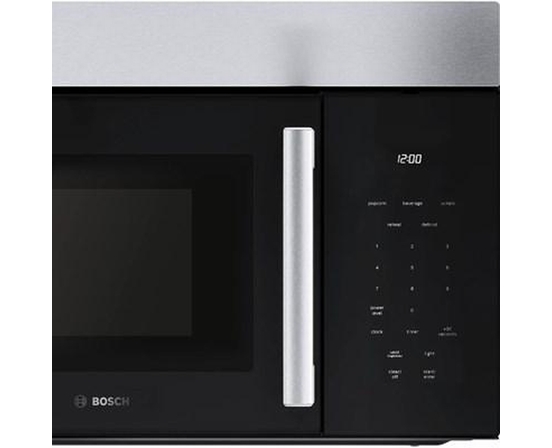 Four à micro-ondes à hotte intégrée de 30 po 1.7 Pi cu. avec écran ACL Bosch - HMV1055C