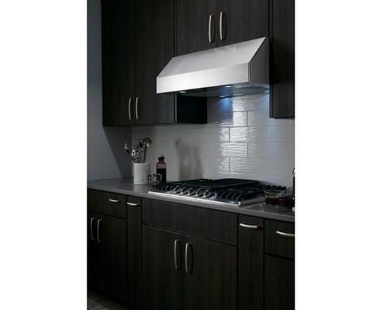 Hotte de cuisinière sous cabinet de 30 po Frigidaire Professional - FHWC3050RS