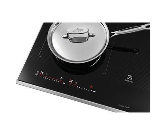 Table de cuisson encastrée à induction de 30 po Electrolux - ECCI3068AS