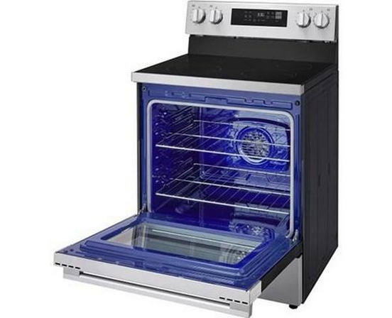 Cuisinière autoportante électrique de 30 po avec Wi-Fi LG - LREN6321VE