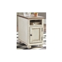 Table de bout Realyn de Ashley - T523-7