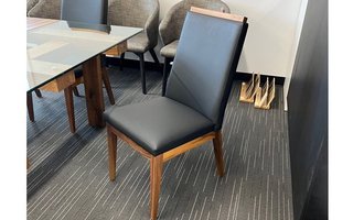Chaise de cuisine en noyer de Verbois