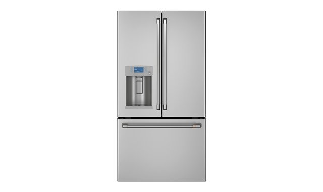 Réfrigérateur trois portes avec porte à deux battants à profondeur de comptoir de 36 po, 22,2 Pi cu. avec distributeur d'eau chaude Café - CYE22TP2MS1