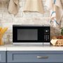 Four à micro-ondes de comptoir de 17 po, 1.1 pi³ avec 6 options pratiques de cuisson automatique Danby - DBMW1126BBS