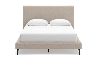 Lit complet format grand lit 60 po Cielden de Signature Design Ashley