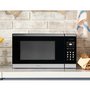 Four à micro-ondes de comptoir de 19 po, 0.9 pi³ avec 6 options pratiques de cuisson automatique Danby - DBMW0925BBS