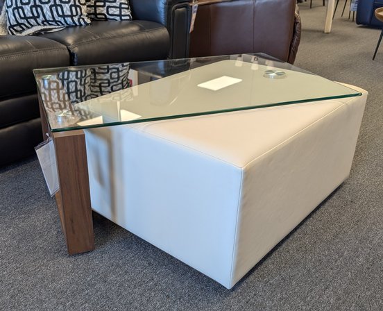 Table de centre en noyer