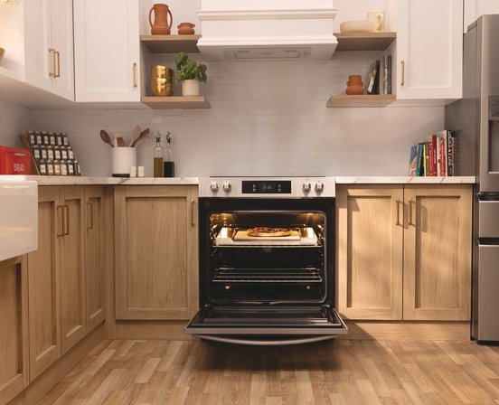 Cuisinière électrique de 30 po avec fonction Pizza cuite sur pierre Frigidaire Gallery - GCFE307CBF