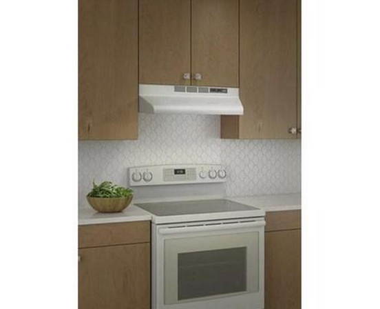 Hotte de cuisinière Economy sous cabinet de 24 po Broan - BU224WH