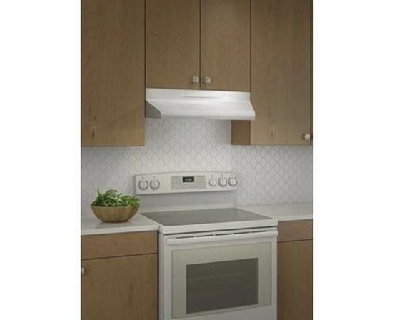 Hotte de cuisinière Economy sous cabinet de 30 po Broan - BU230WW