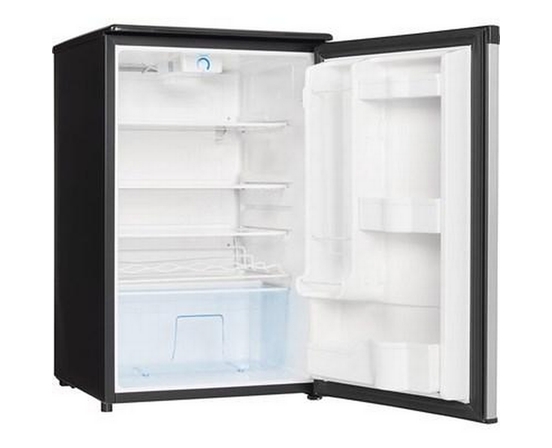 Réfrigérateur compact de 21 po, 4,4 pi³ Danby - DAR044A4BSSDD