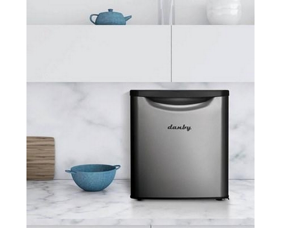 Réfrigérateur compact de 18 po, 1.7 pi³ Danby - DAR017A3BSLDB