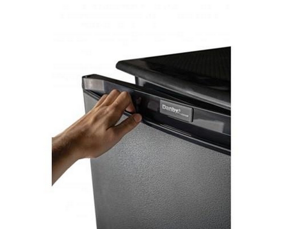 Tout refrigérateur amovible de 24 po.,  11 pi³ Danby - DAR110A1TDD