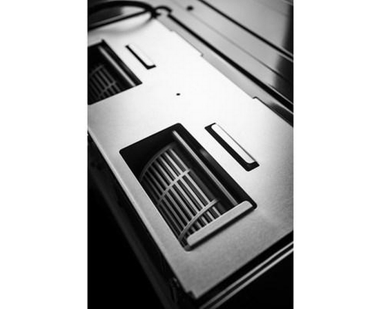 Four à micro-ondes à hotte intégrée de 1,4 pi³. Danby - DOM014401G1