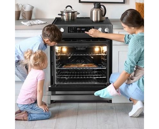 Cuisinière encastrable à induction de 30 po avec convection européenne véritable Danby - DIRC300BSSC