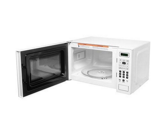 Four à micro-ondes de comptoir de 17 po., 0,7 pi³ avec 6 options de cuisson automatique Danby - DBMW0721BWW
