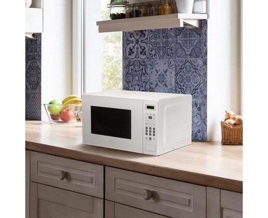Four à micro-ondes de comptoir de 17 po., 0,7 pi³ avec 6 options de cuisson automatique Danby - DBMW0721BWW