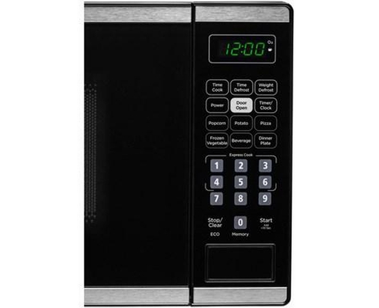Four à micro-ondes de comptoir de 17 po, 0.7 pi³ avec 6 options de cuisson automatique Danby - DBMW0722BBS