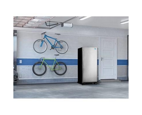 Réfrigérateur vertical de 16,7 pi³. sans givrage Danby - DUF167A5BSLDD
