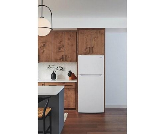 Réfrigérateur autoportant à congélateur supérieur prêt pour le garage de 30 po, 18 pi³. Frigidaire - FRTE1835AW