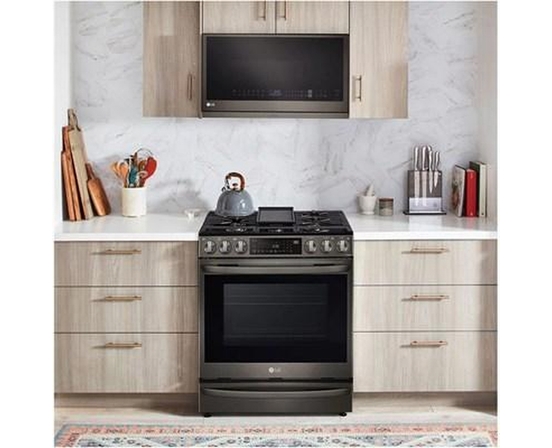 Four à micro-ondes à hotte intégrée de 2,1 pi³. avec EasyClean® LG - MVEL2137D