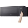 Four à micro-ondes à hotte intégrée de 30 po, 1,3 pi³ avec système SmartDiagnosis™ LG - MVEF1323F