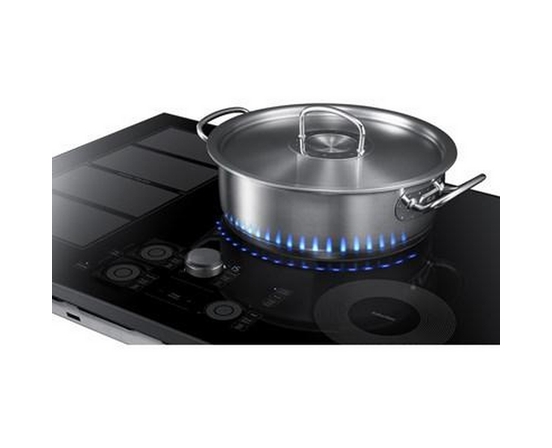 Table de cuisson encastrée à induction de 30 po. avec Virtual Flame Technology™ Samsung - NZ30K7880UG/AA