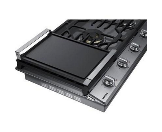 Table de cuisson encastrée à gaz de 36 po avec connection Wi-Fi et Bluetooth Samsung - NA36N7755TS/AA
