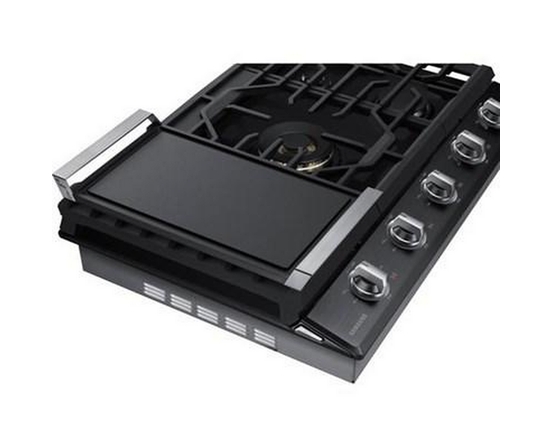 Table de cuisson encastrée à gaz de 36 po avec connection Wi-Fi et Bluetooth Samsung - NA36N7755TG/AA